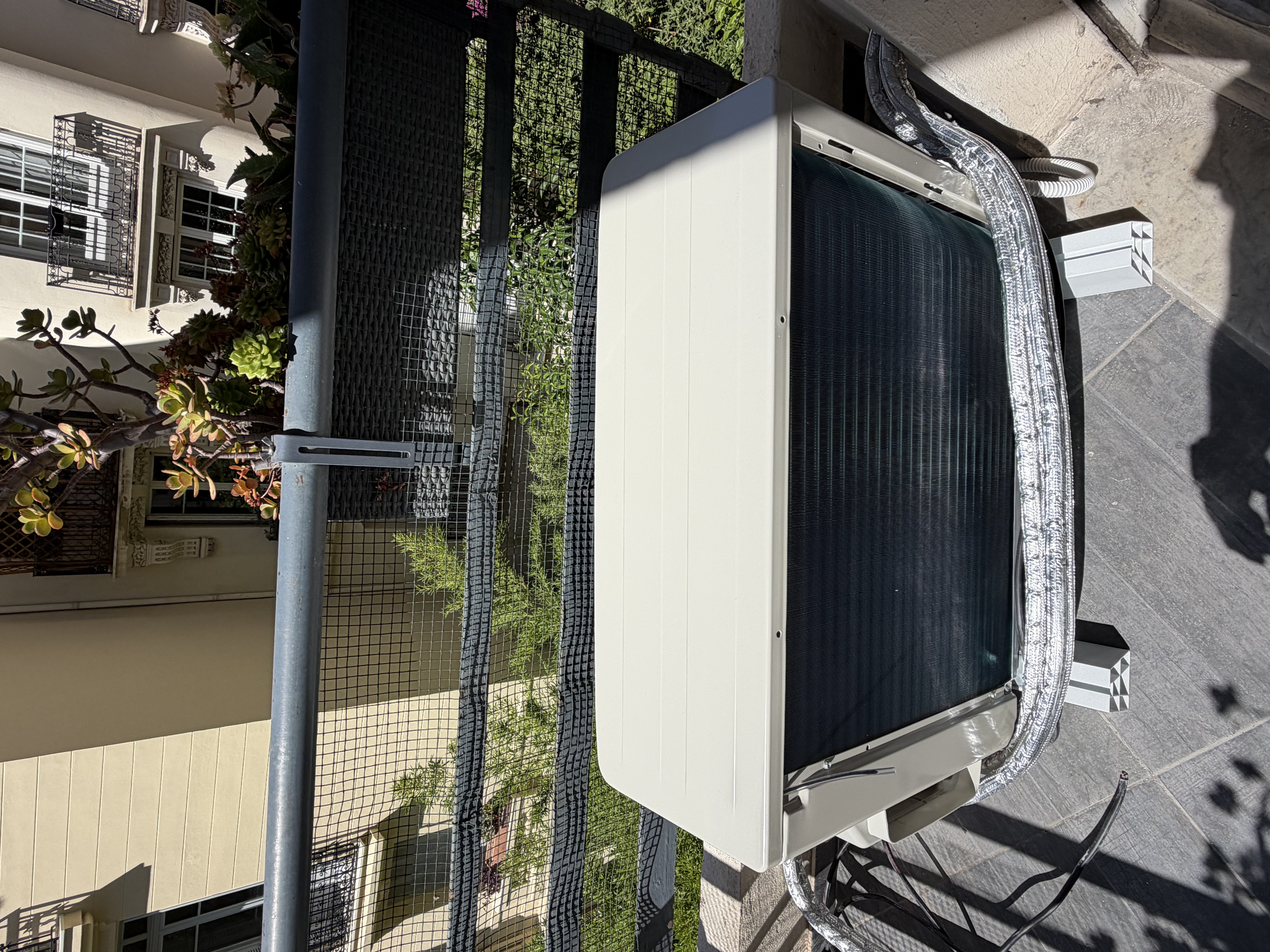 Bi-split Inverter installé en maison individuelle près de Saint-Laurent-du-Var