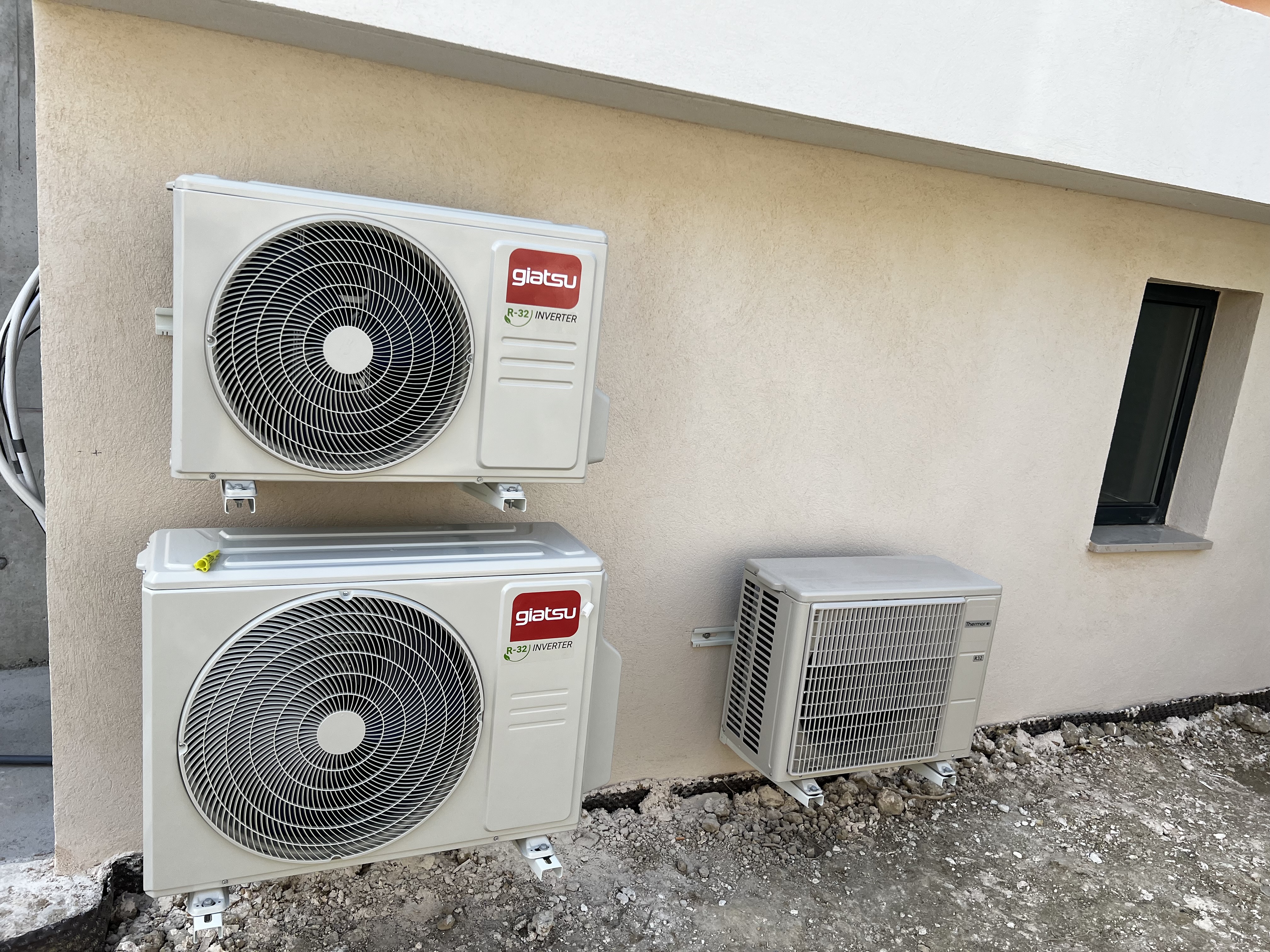 Climatisation gainable installée en faux plafond par AZUR CLIMATISATION ET ÉNERGIE